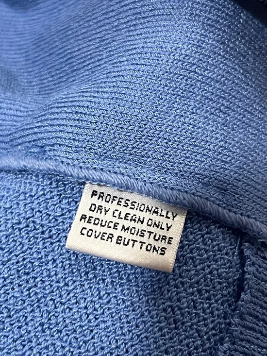 St. John Collection Light Blue Knit Top - Picture 10 of 12